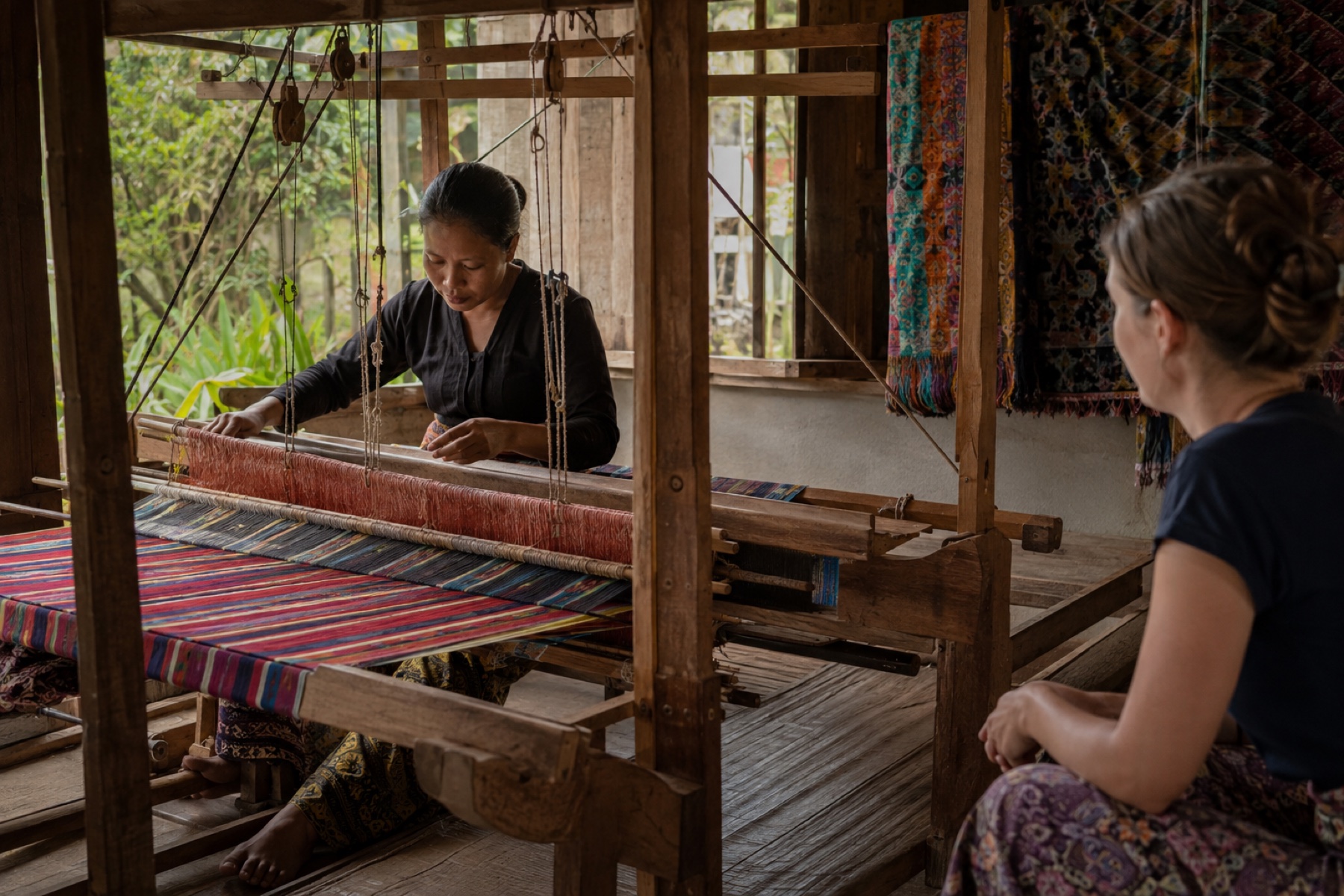 Les gestes du tissage sasak — Benang, Sukarara & Merese